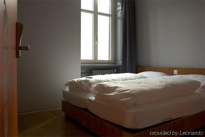 Easyhotel Basel - Self Service And Self Check-In Δωμάτιο φωτογραφία