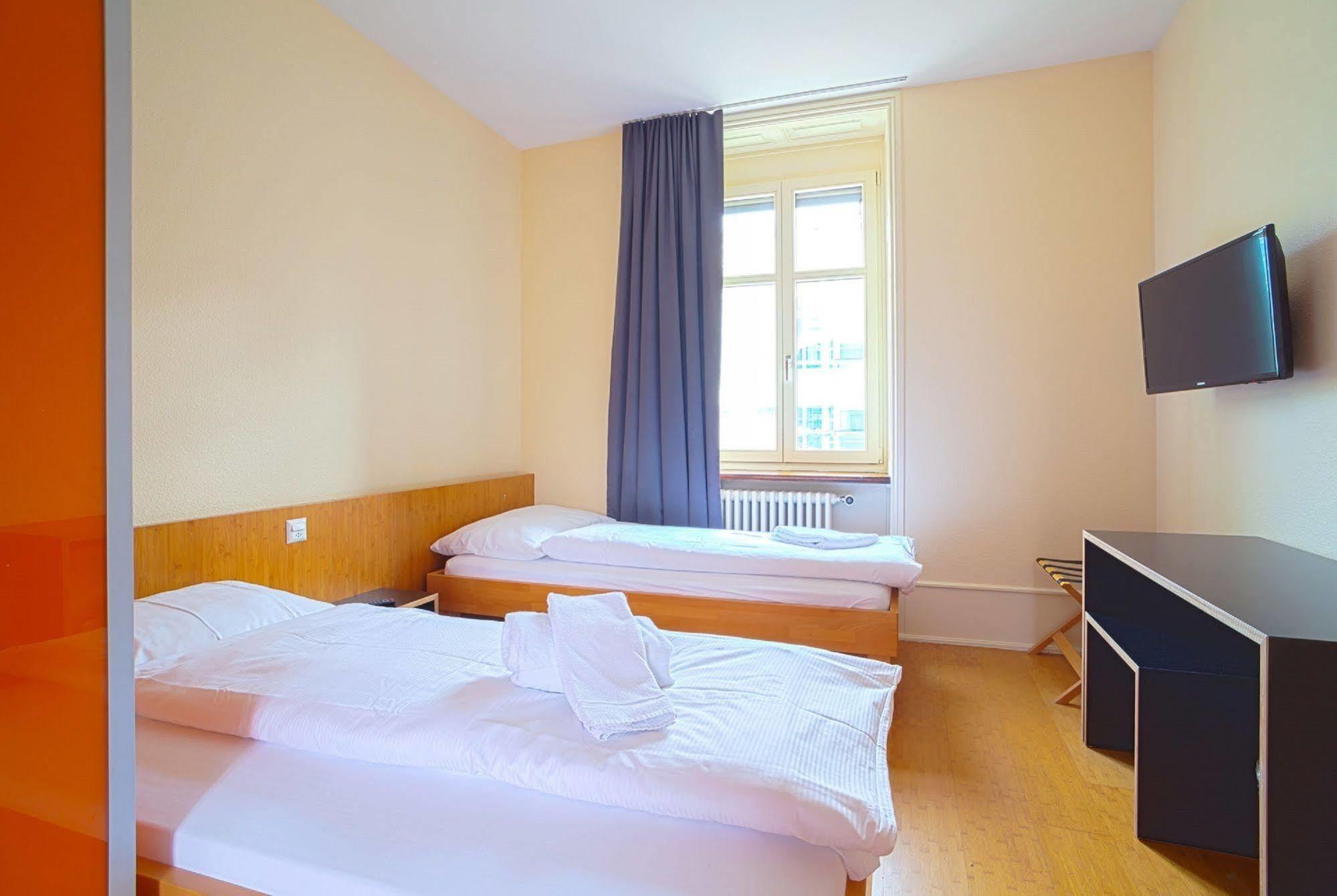 Easyhotel Basel - Self Service And Self Check-In Εξωτερικό φωτογραφία