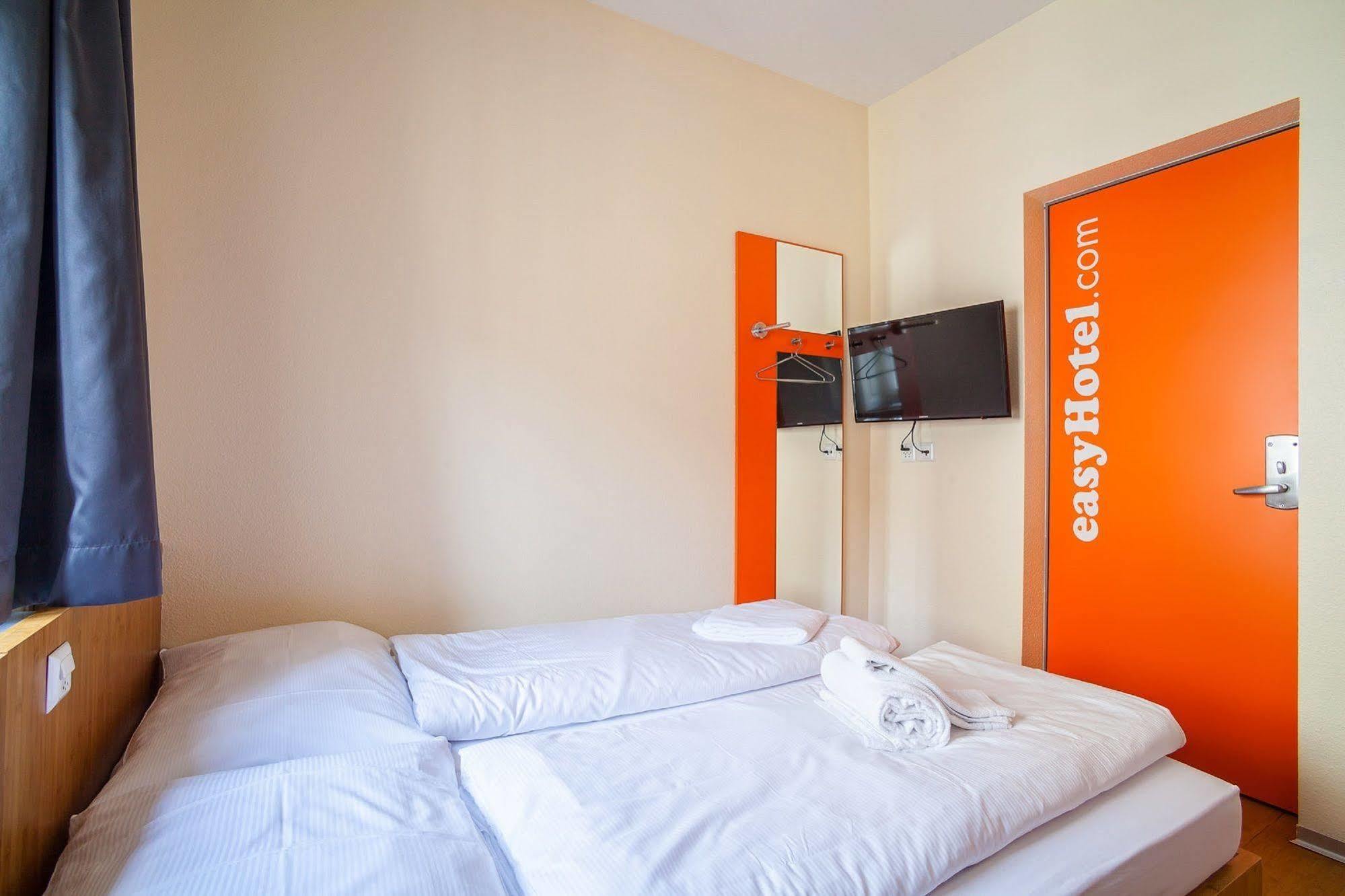 Easyhotel Basel - Self Service And Self Check-In Εξωτερικό φωτογραφία