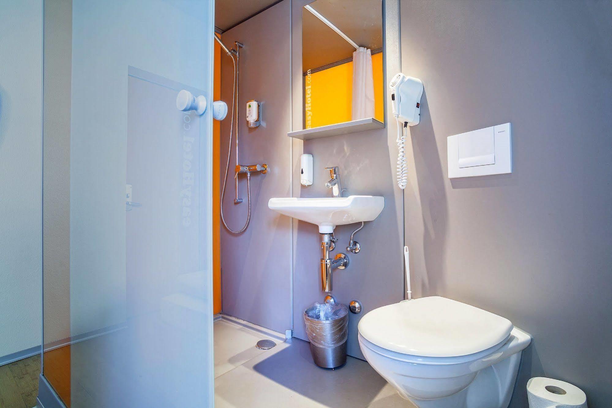 Easyhotel Basel - Self Service And Self Check-In Εξωτερικό φωτογραφία
