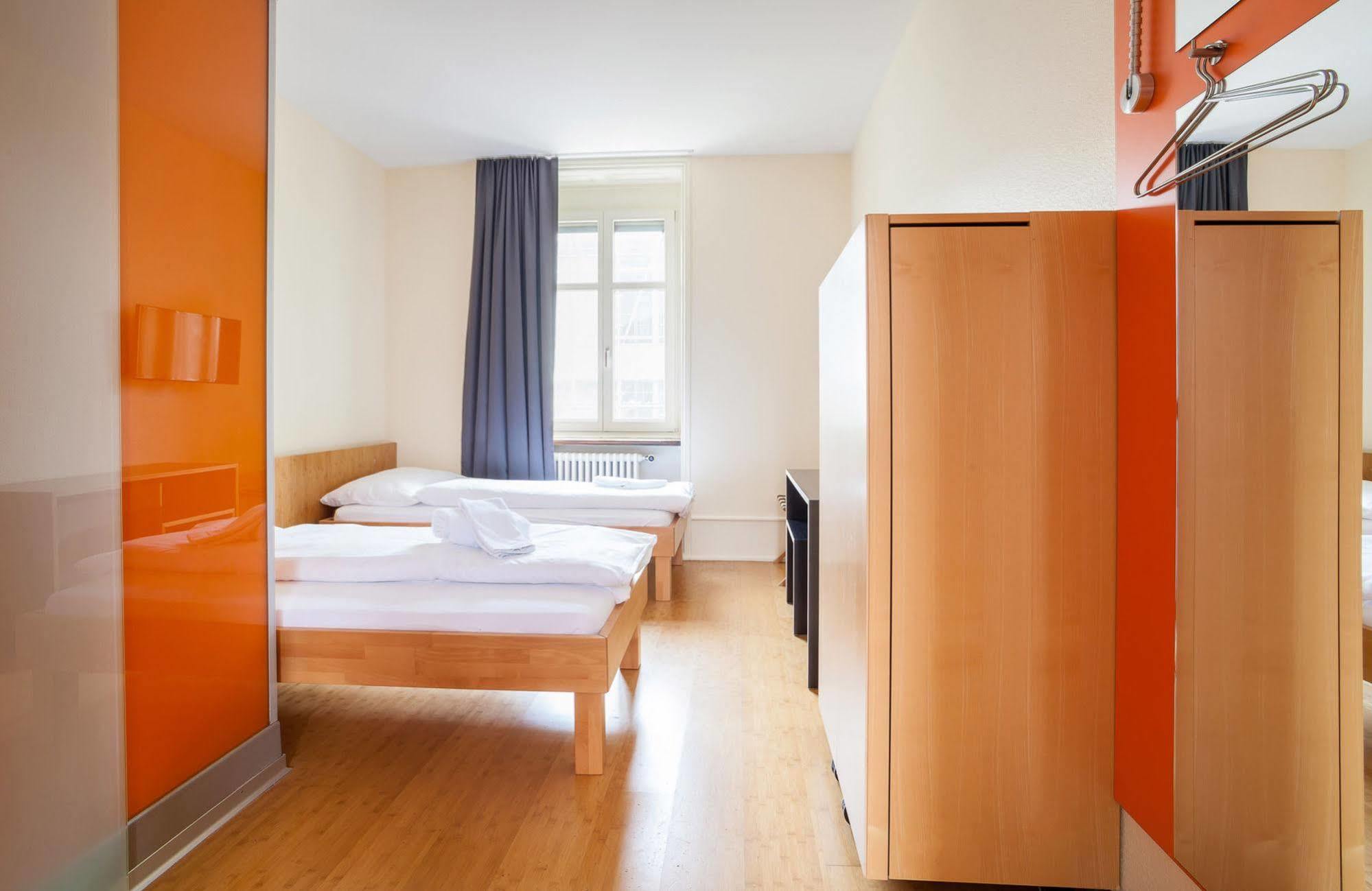 Easyhotel Basel - Self Service And Self Check-In Εξωτερικό φωτογραφία